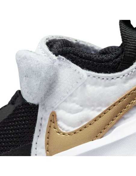 NIKE TEAM HUSTLE D 10