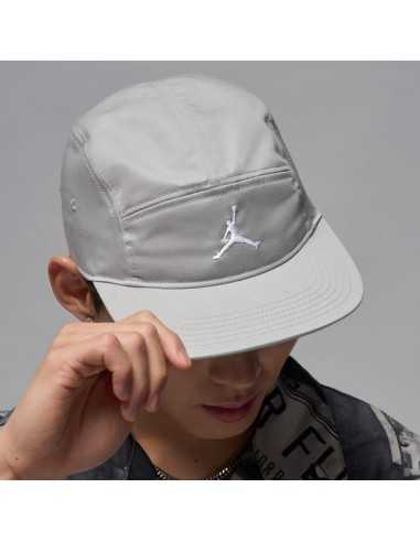 GORRA DE VISERA PLANA JORDAN FLY