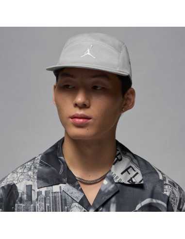 GORRA DE VISERA PLANA JORDAN FLY