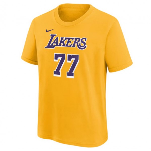 ADULTS N&N TEE LAKERS DONCIC