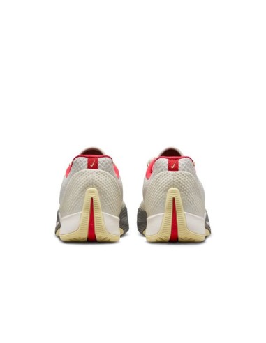 NIKE STREET FLARE