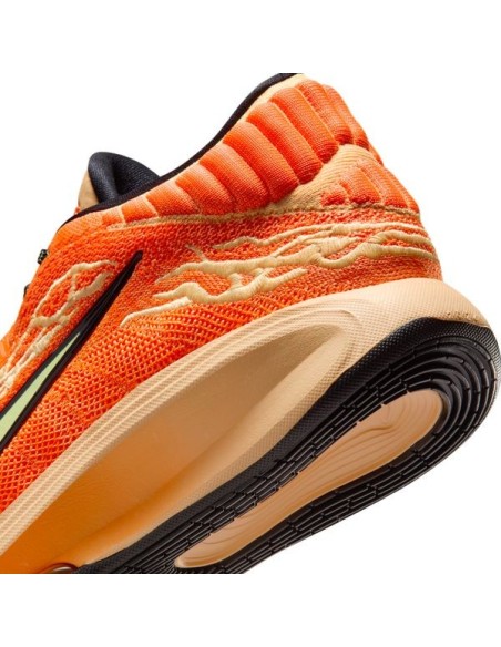 NIKE G.T. HUSTLE 3